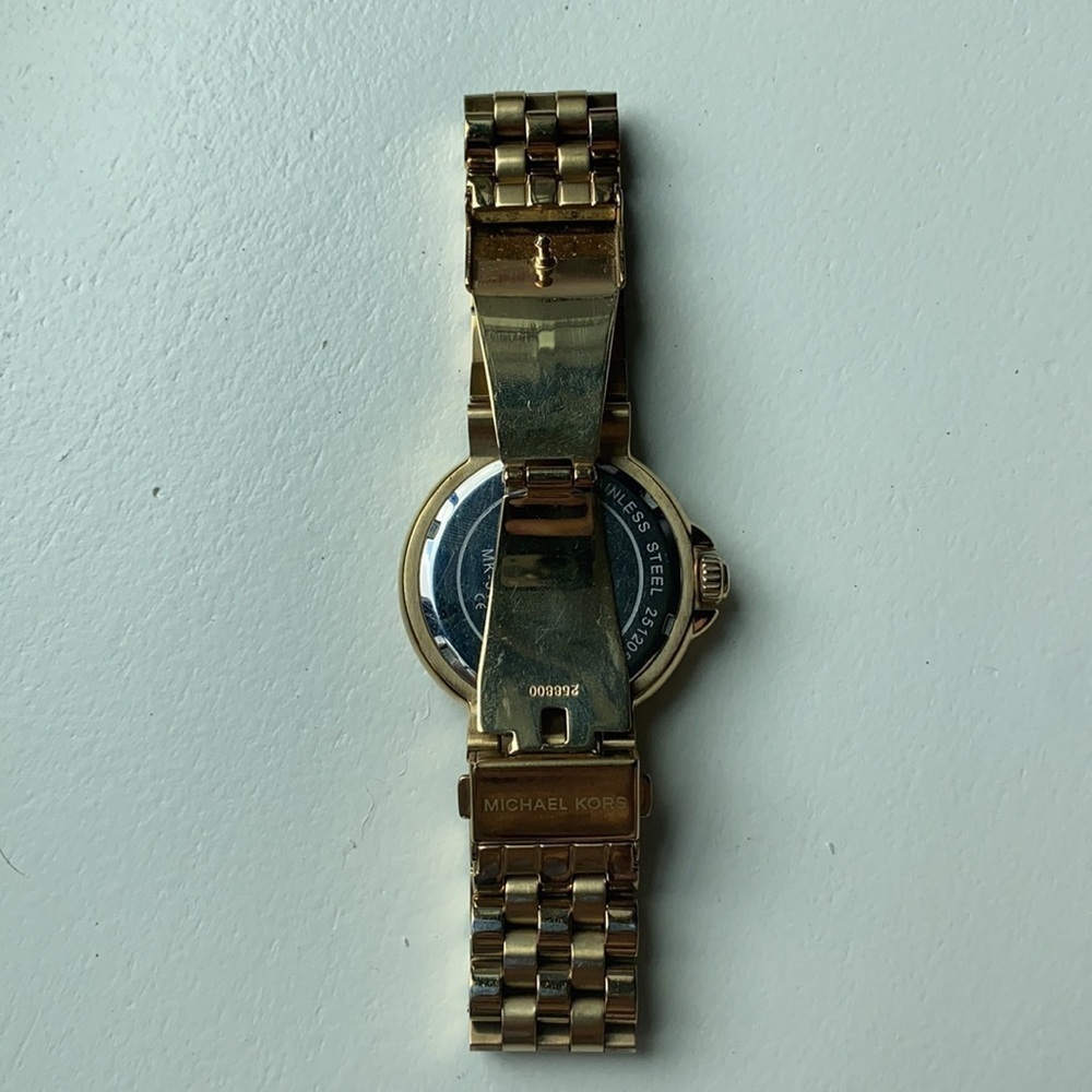 WOMEN’S Michael Kors Watch - Picture 3 of 6